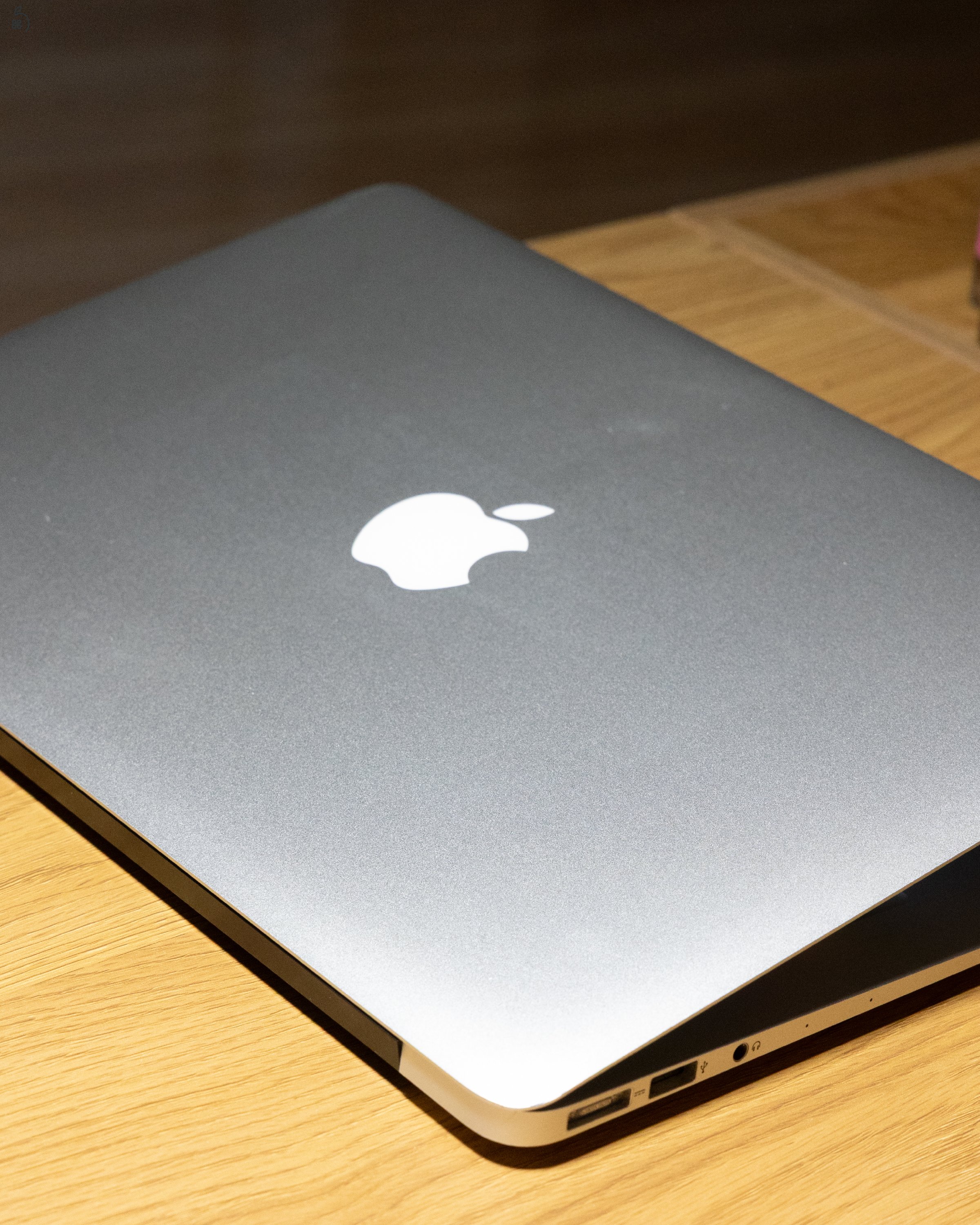 Macbook Air 2017 I5, 8GB RAM, 128 GB SSD