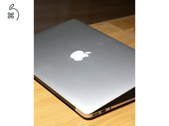 Macbook Air 2017 I5, 8GB RAM, 128 GB SSD