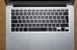 Macbook Air 2017 I5, 8GB RAM, 128 GB SSD