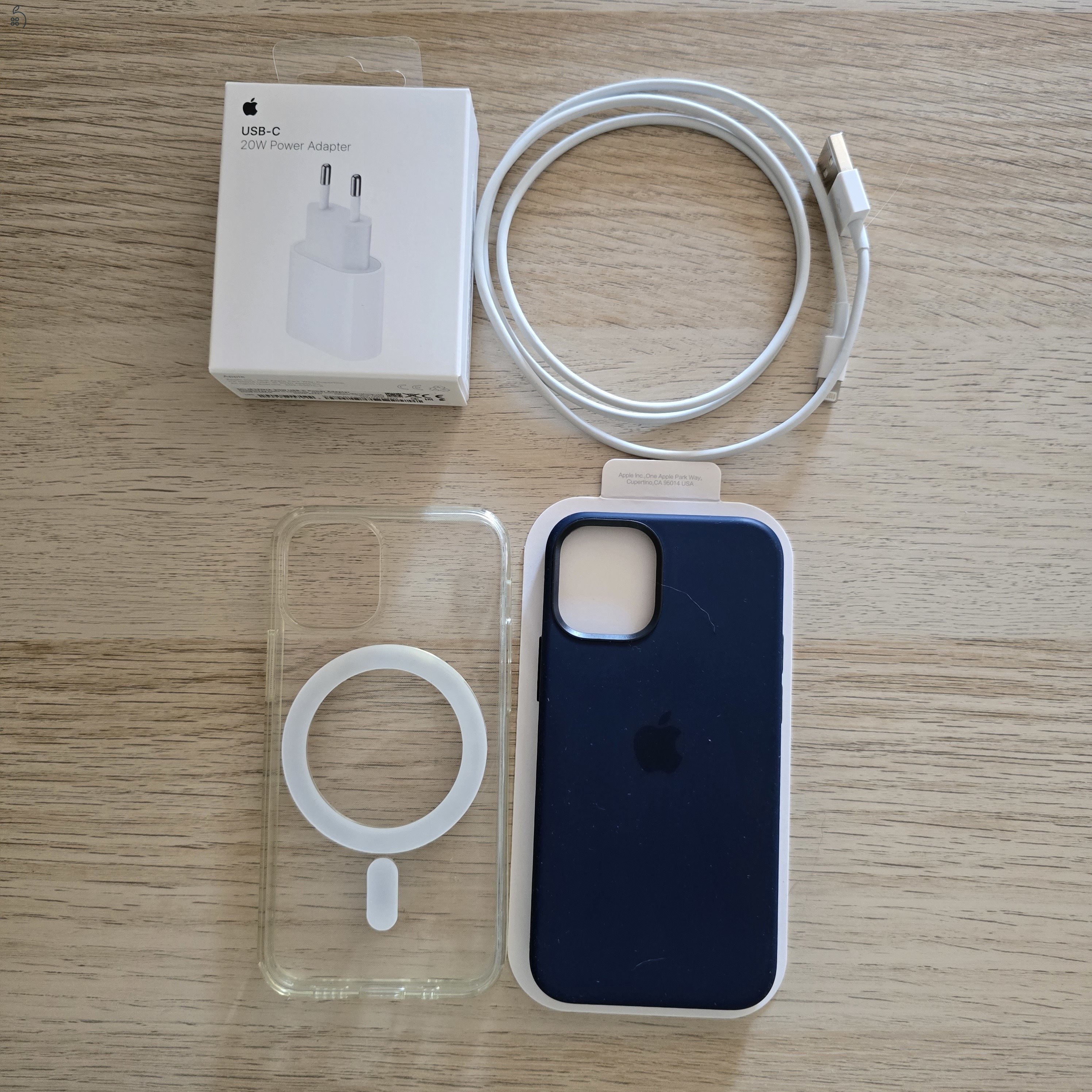 Apple iPhone 12 mini 64GB Blue + Ajándék Apple Watch SE 1. GEN szürke