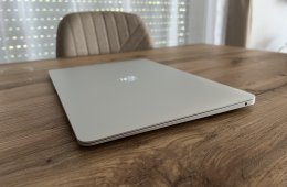 MacBook Air (M1, 2020)