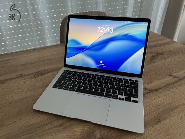MacBook Air (M1, 2020)