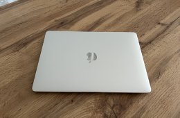 MacBook Air (M1, 2020)