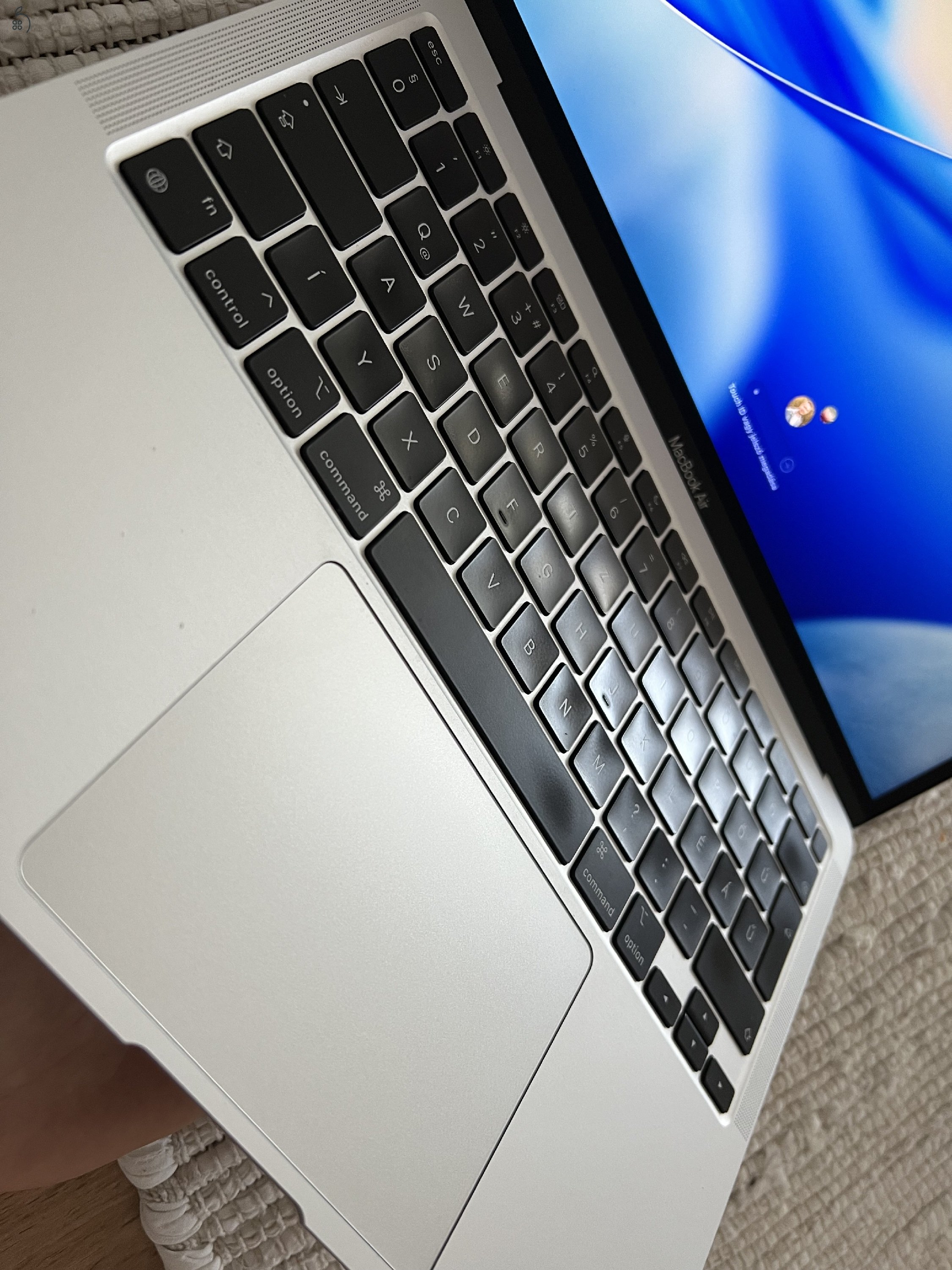 MacBook Air (M1, 2020)