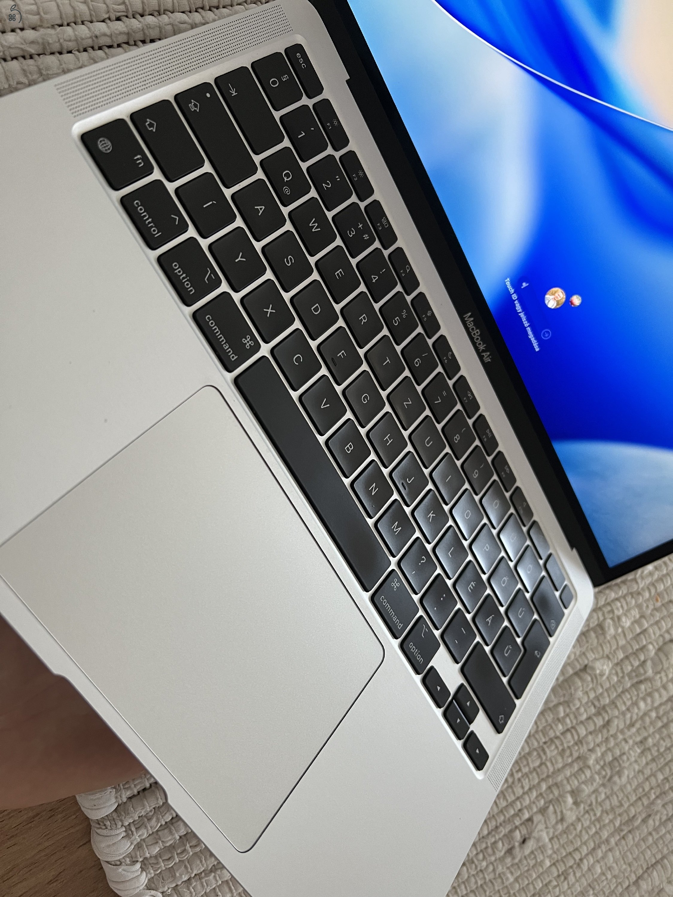 MacBook Air (M1, 2020)
