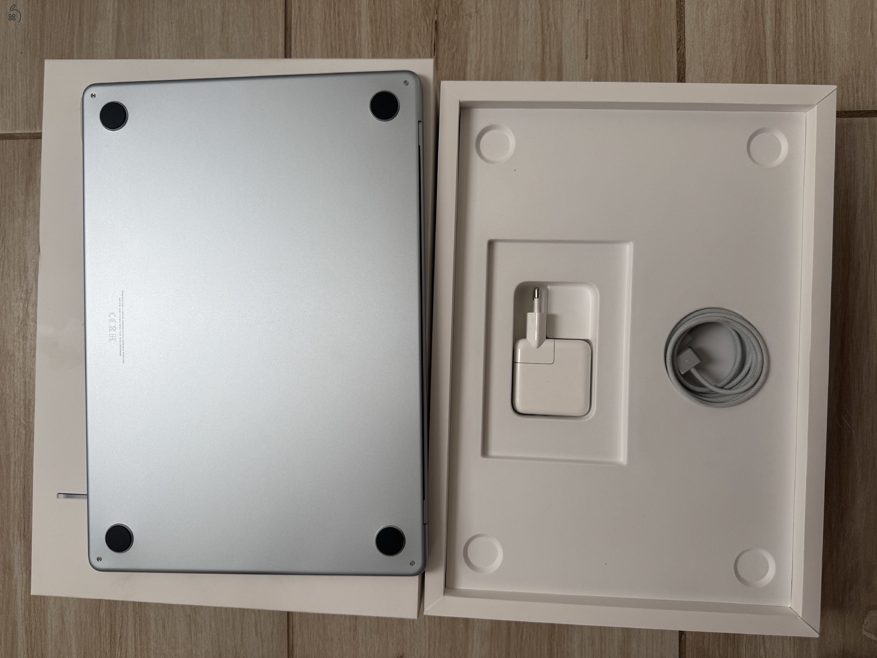Szinte Új Macbook Air 15