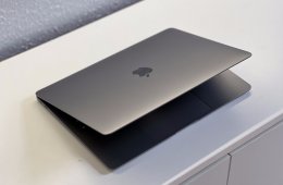 MacBook Air 2020 13 M1 256GB 2 ÉV Garanciával Számlával Aksi 97%