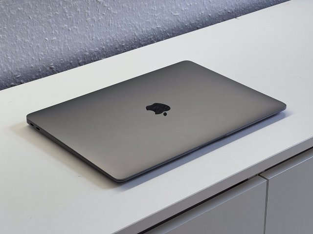 MacBook Air 2020 13 M1 256GB 2 ÉV Garanciával Számlával Aksi 97%