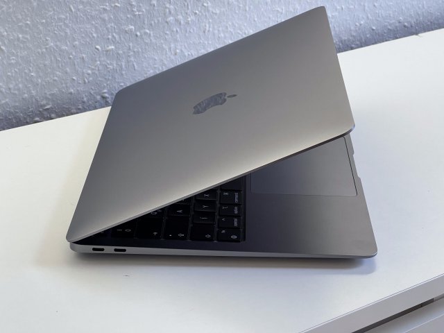 MacBook Air 2020 13 M1 256GB 2 ÉV Garanciával Számlával Aksi 97%