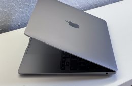 MacBook Air 2020 13 M1 256GB 2 ÉV Garanciával Számlával Aksi 97%