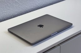 MacBook Pro 2020 13 M1 256GB 2 ÉV Garanciával Számlával