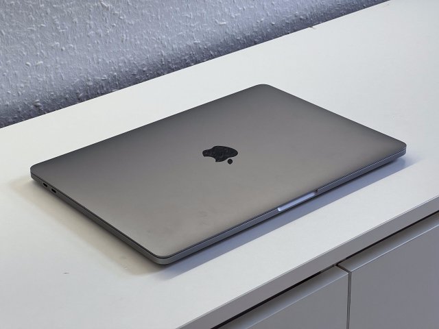 MacBook Pro 2020 13 M1 256GB 2 ÉV Garanciával Számlával