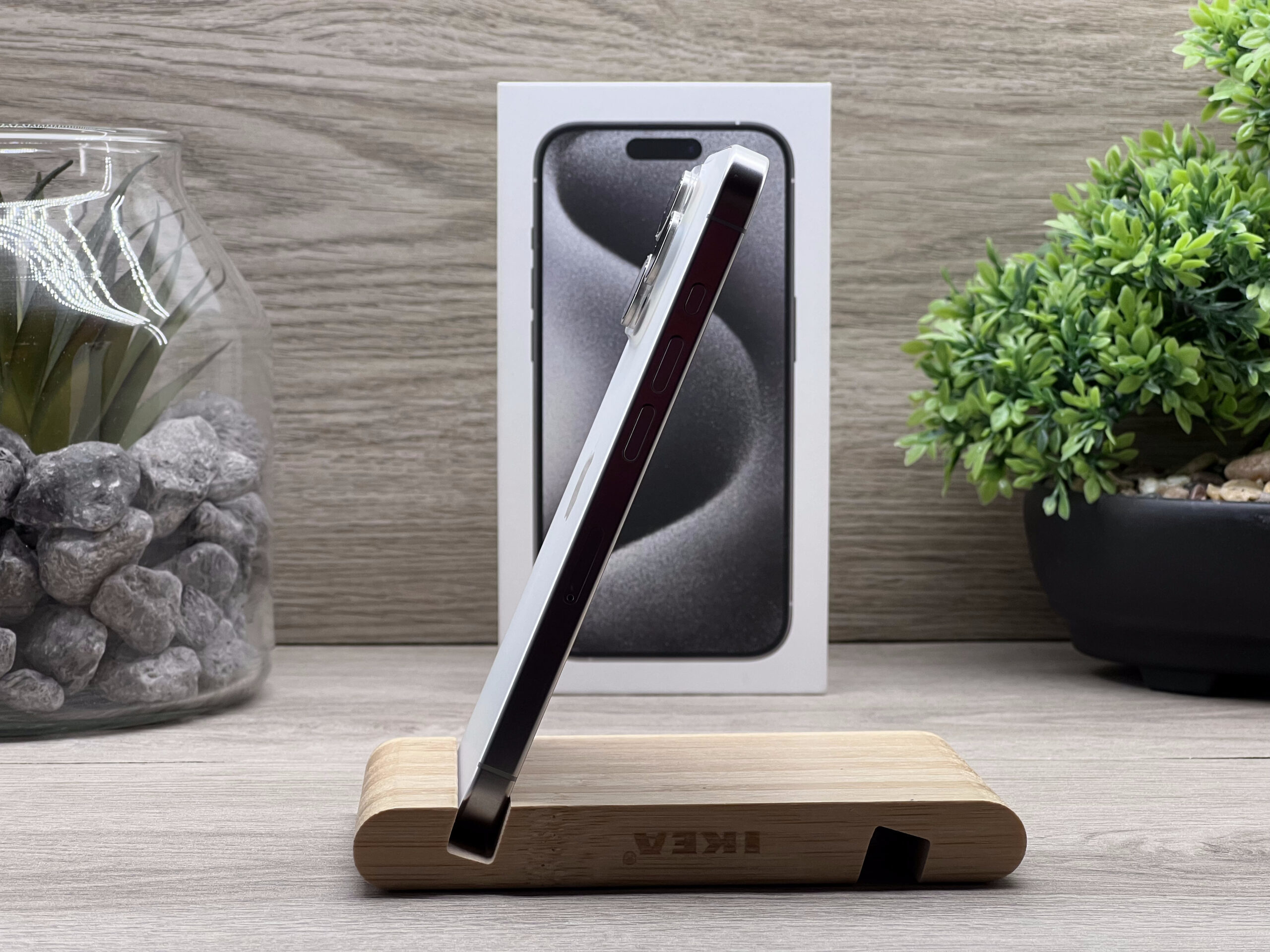 Hibátlan iPhone 15 Pro White Titanium 256GB 2 ÉV Garanciával Számlával Aksi 93%