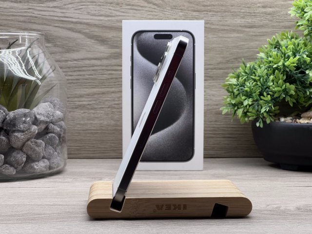 Hibátlan iPhone 15 Pro White Titanium 256GB 2 ÉV Garanciával Számlával Aksi 93%