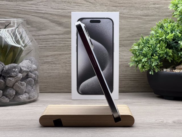 Hibátlan iPhone 15 Pro White Titanium 256GB 2 ÉV Garanciával Számlával Aksi 93%