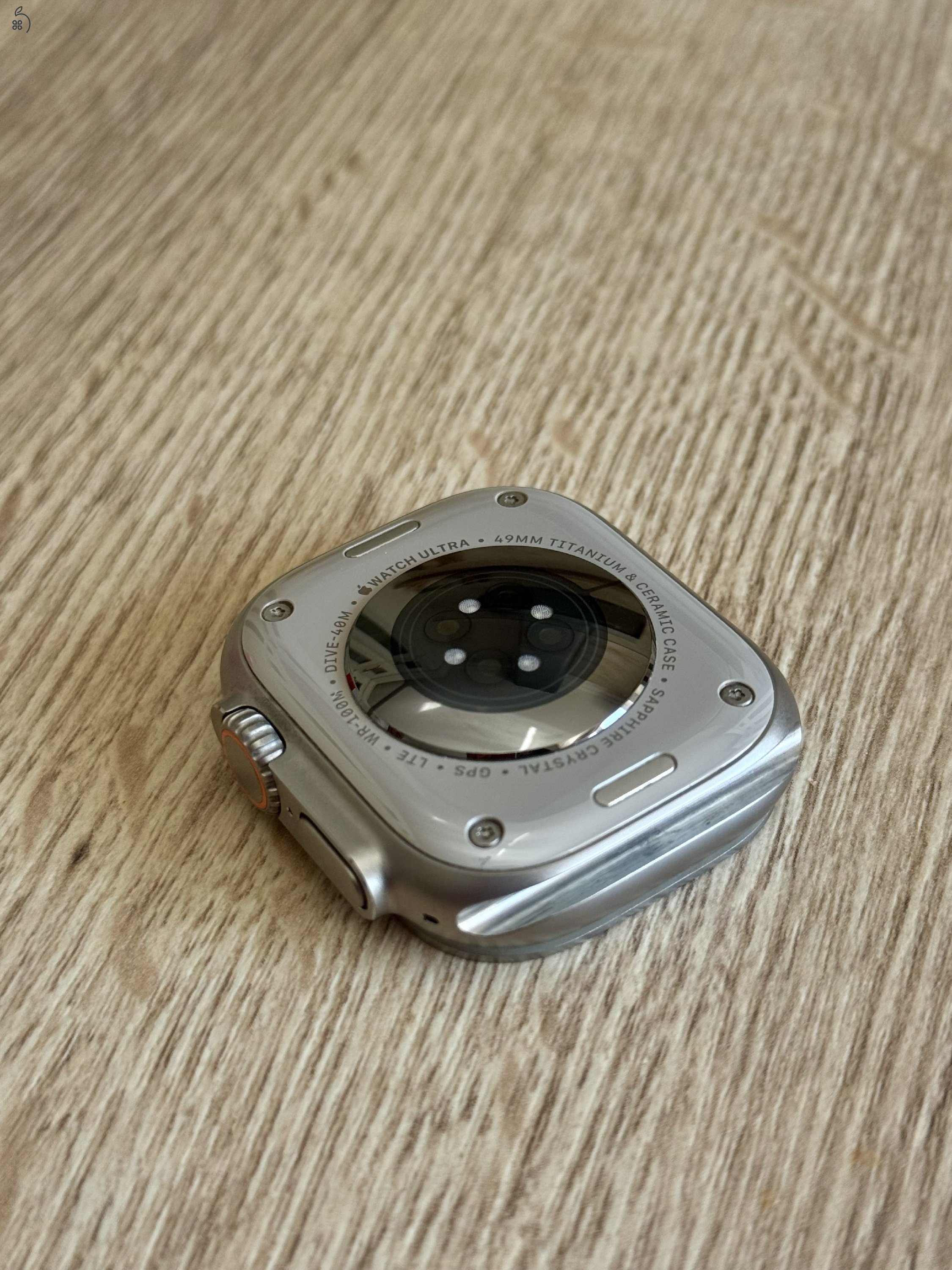 Apple Watch Ultra + szíjak, tokok