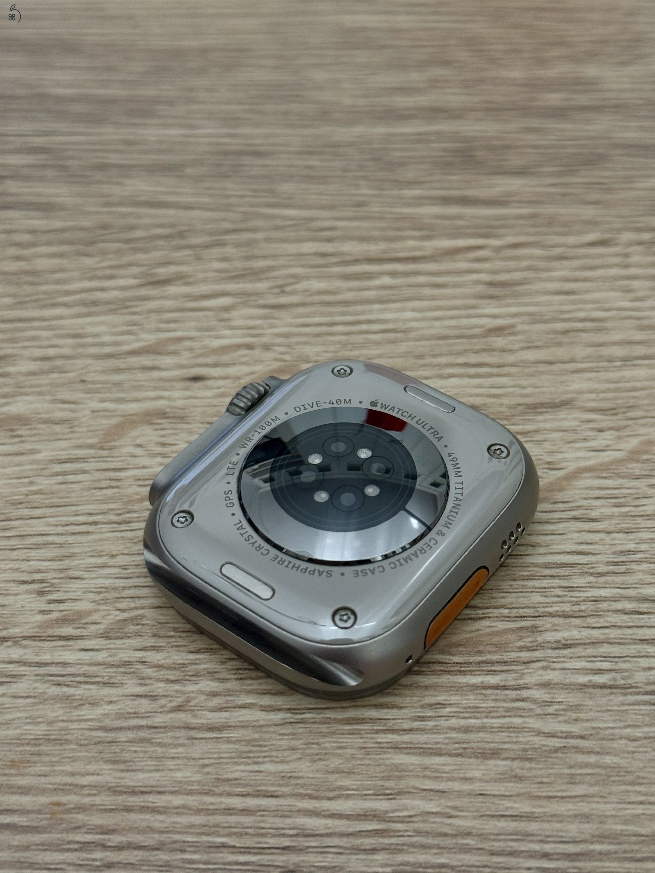 Apple Watch Ultra + szíjak, tokok