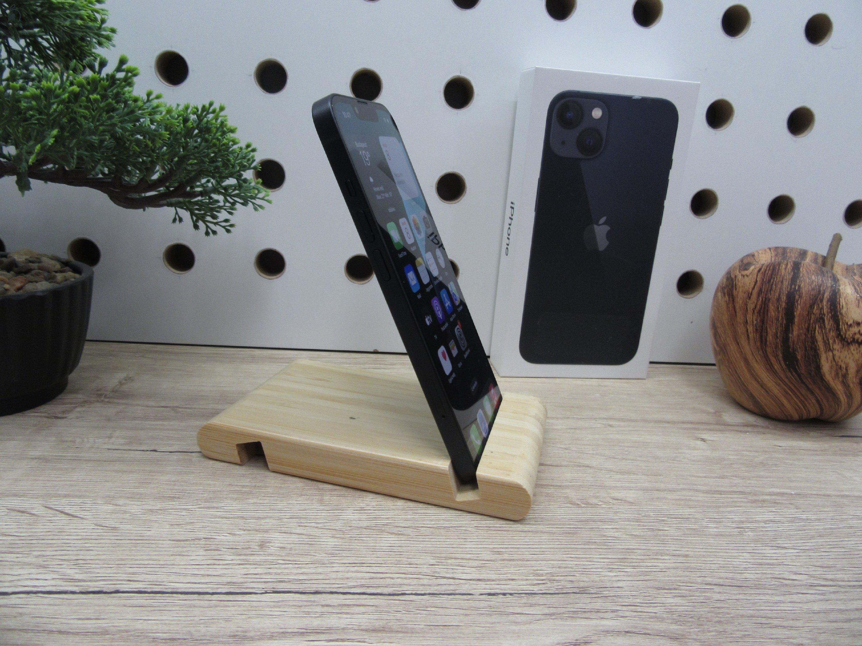 Apple iPhone 13 - Midnight - Használt, újszerű