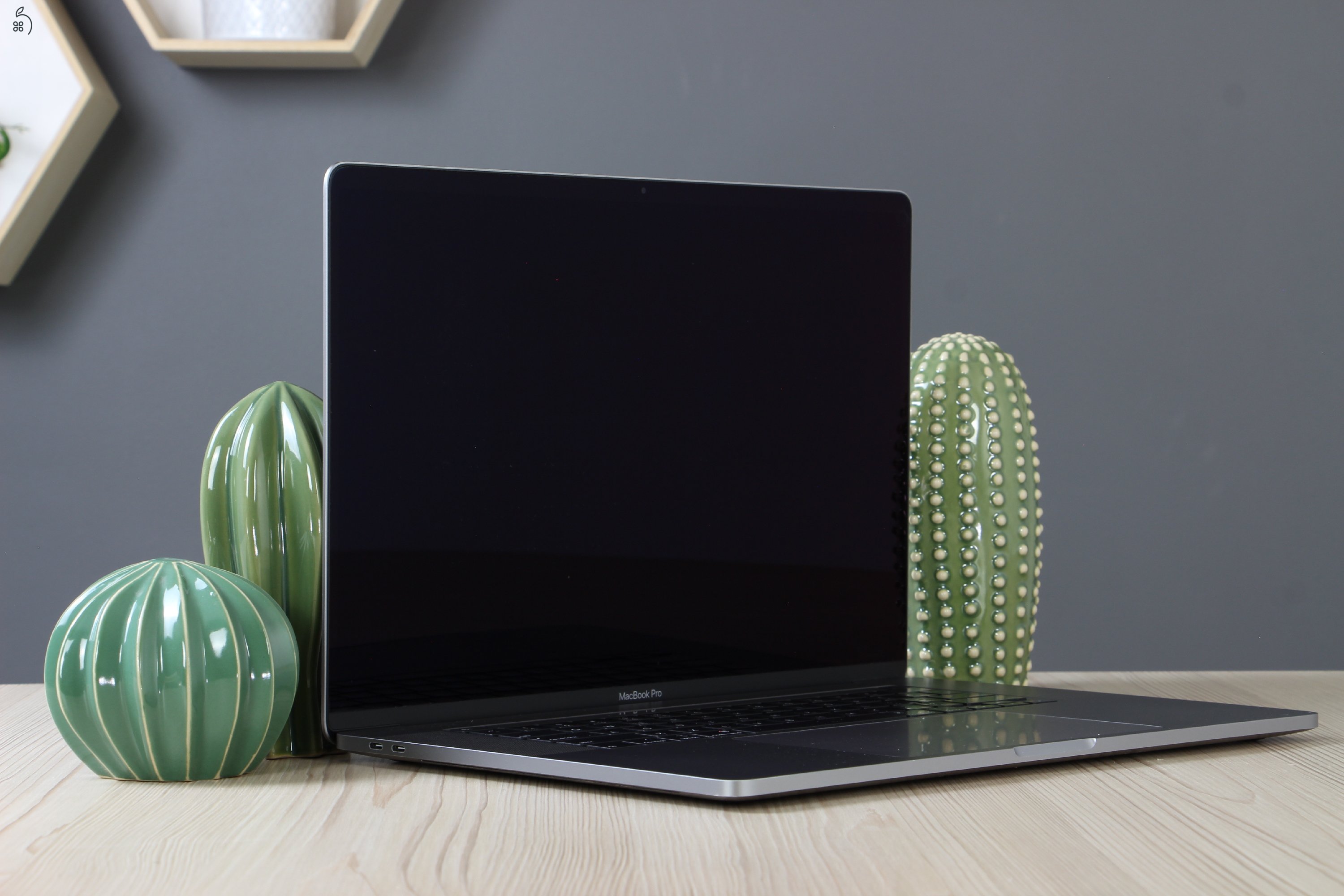 Apple Macbook Pro 16