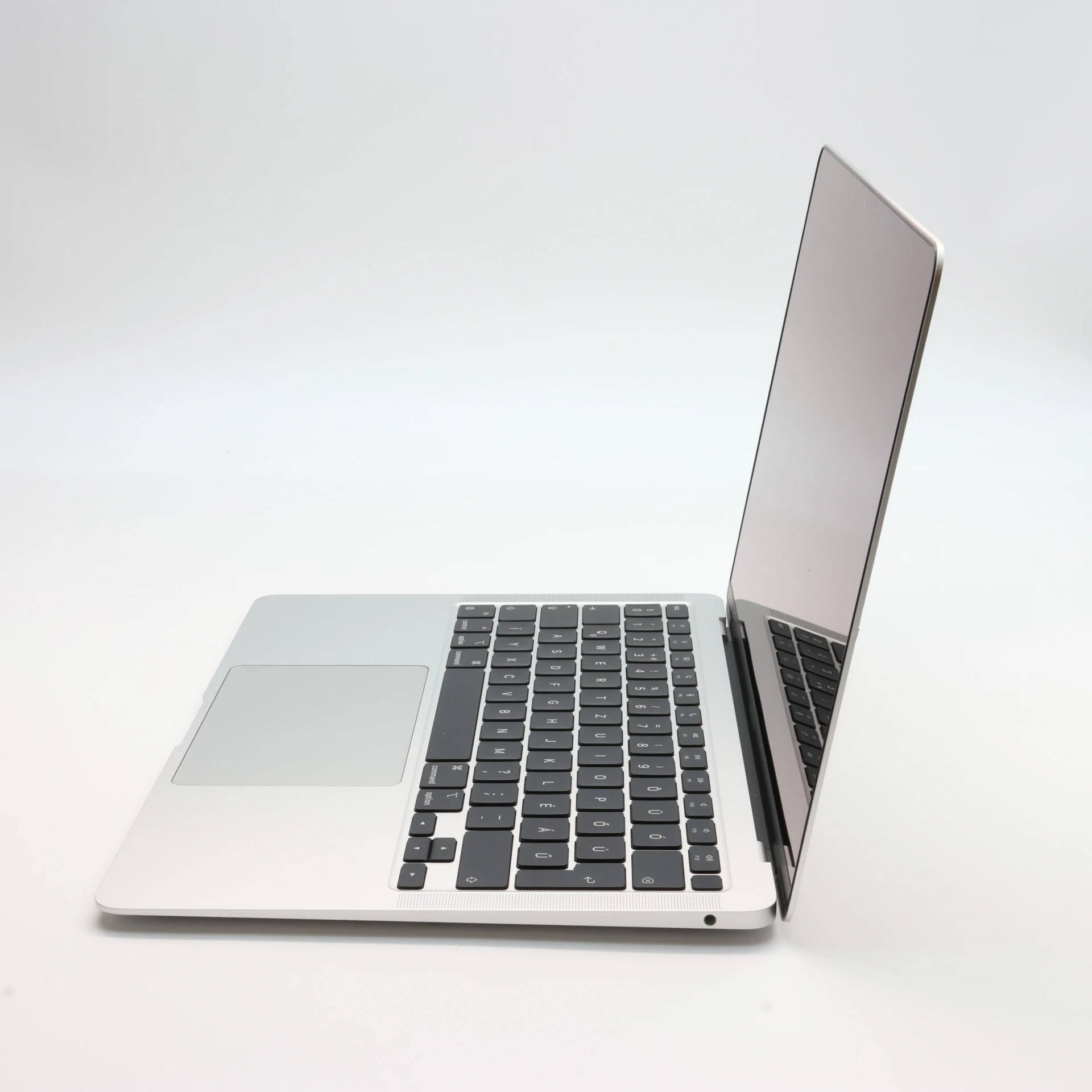 !! 1 ÉV GARANCIA !! Apple MacBook Air 13″ 2020 M1 256GB SSD Silver 8GB RAM 100% AKKSI Magyar Bill.