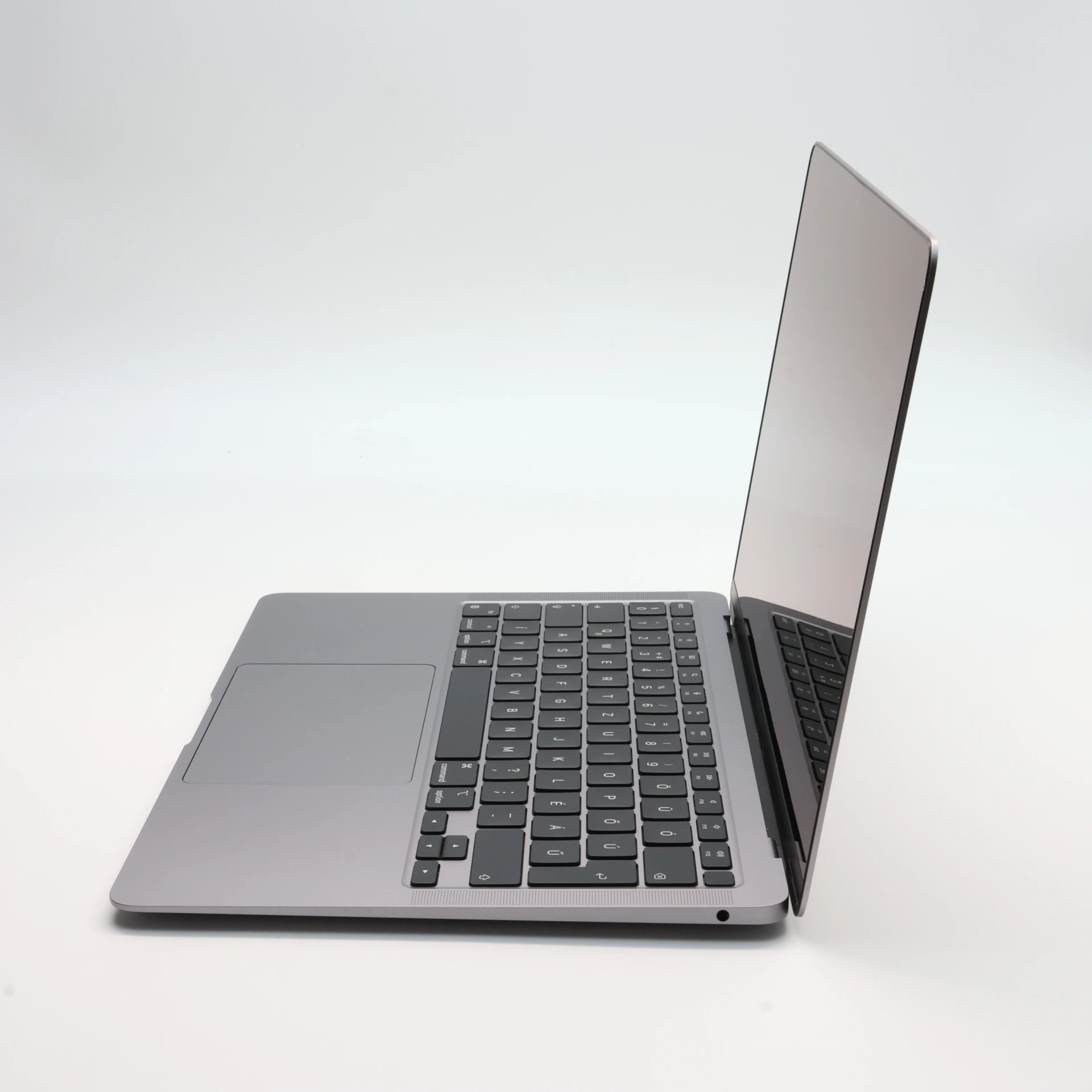 !! 1 ÉV GARANCIA !! Apple MacBook Air 13″ 2020 M1 256GB SSD Space Gray 8GB RAM 94% Magyar Bill.
