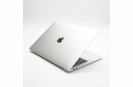 !! 1 ÉV GARANCIA !! Apple MacBook Air 13″ 2020 i5 256 GB SSD 8 GB Silver EU