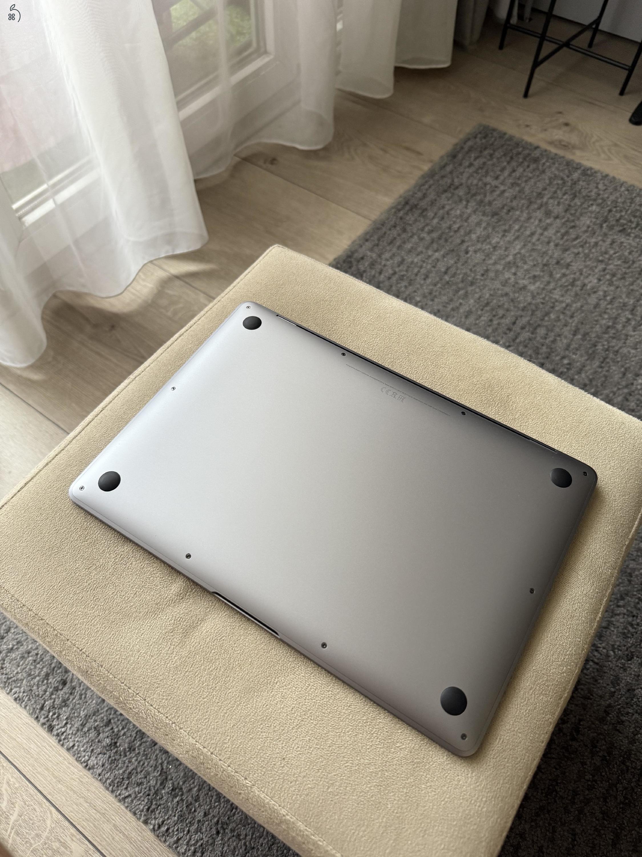 Apple MacBook Air 2020 M1 13