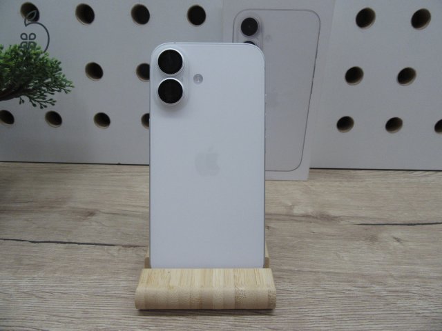 Apple iPhone 16 - White - Használt, újszerű