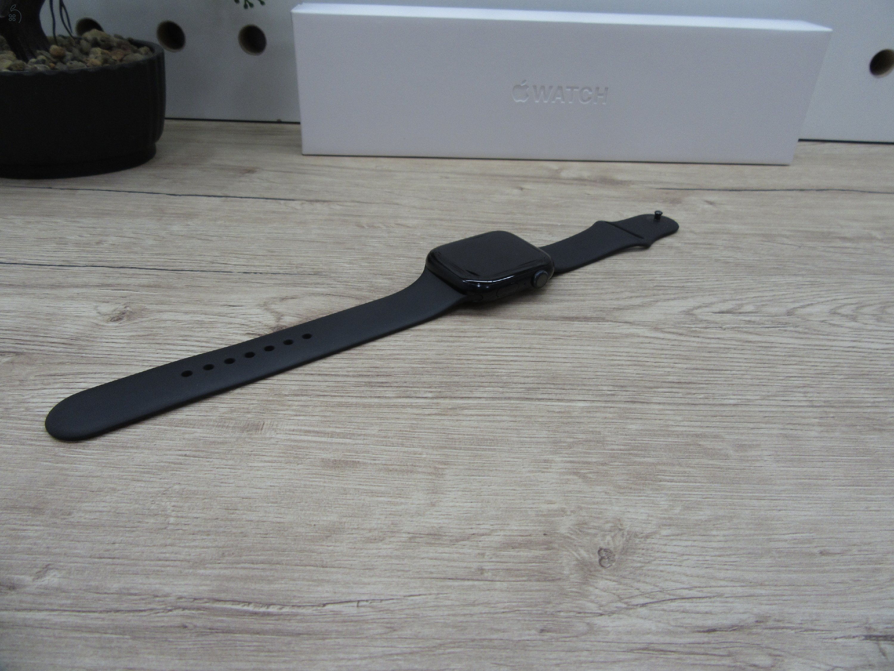 Apple Watch 8 - 45 mm - Használt, karcmentes