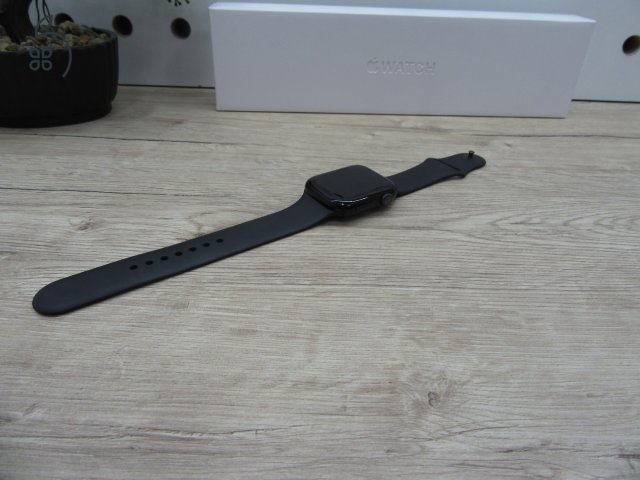 Apple Watch 8 - 45 mm - Használt, karcmentes