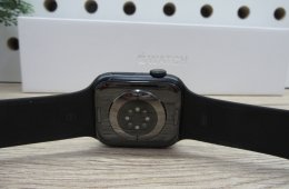 Apple Watch 8 - 45 mm - Használt, karcmentes