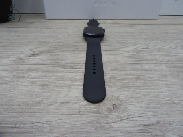 Apple Watch 8 - 45 mm - Használt, karcmentes