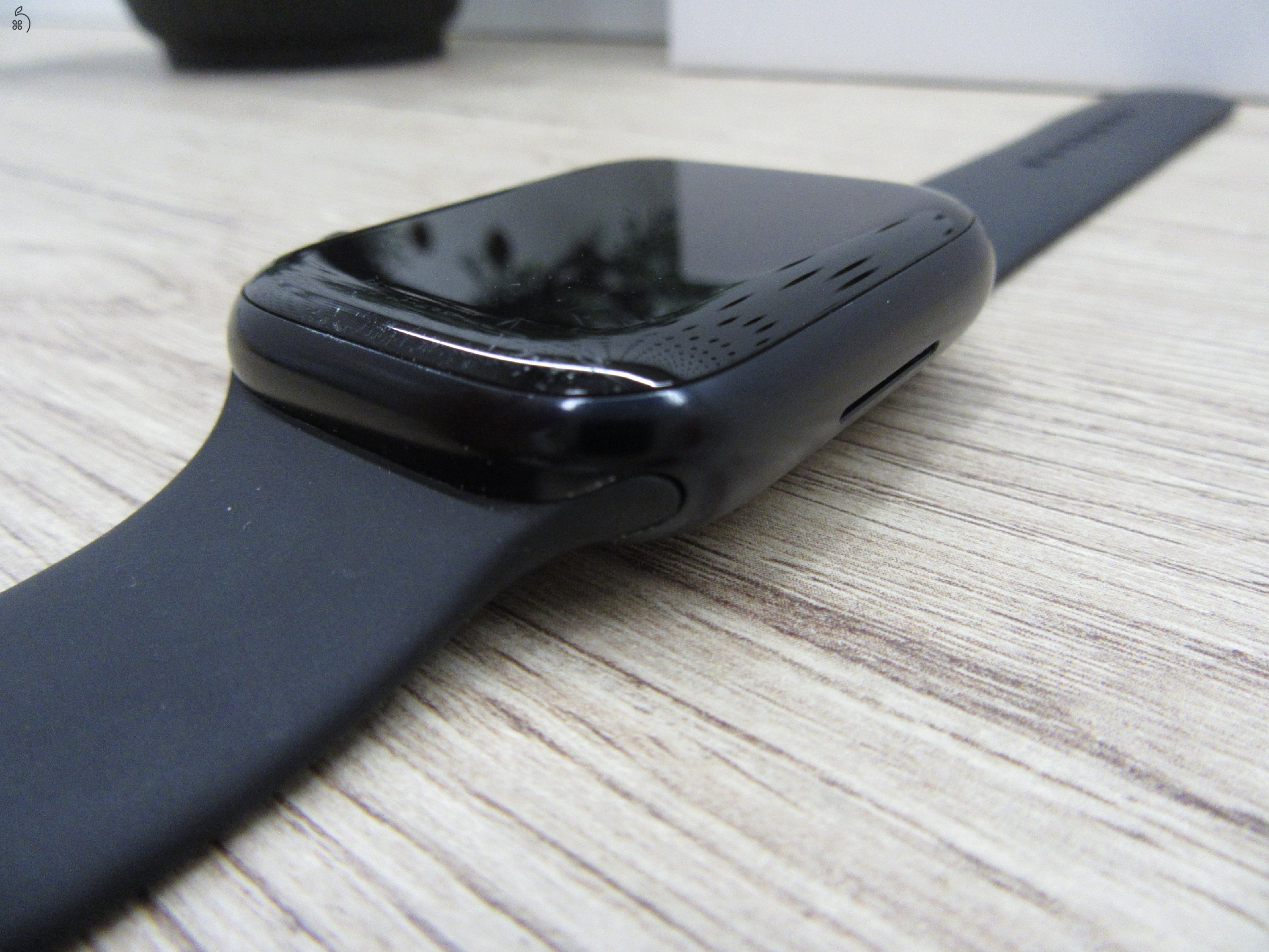 Apple Watch 8 - 45 mm - Használt, karcmentes