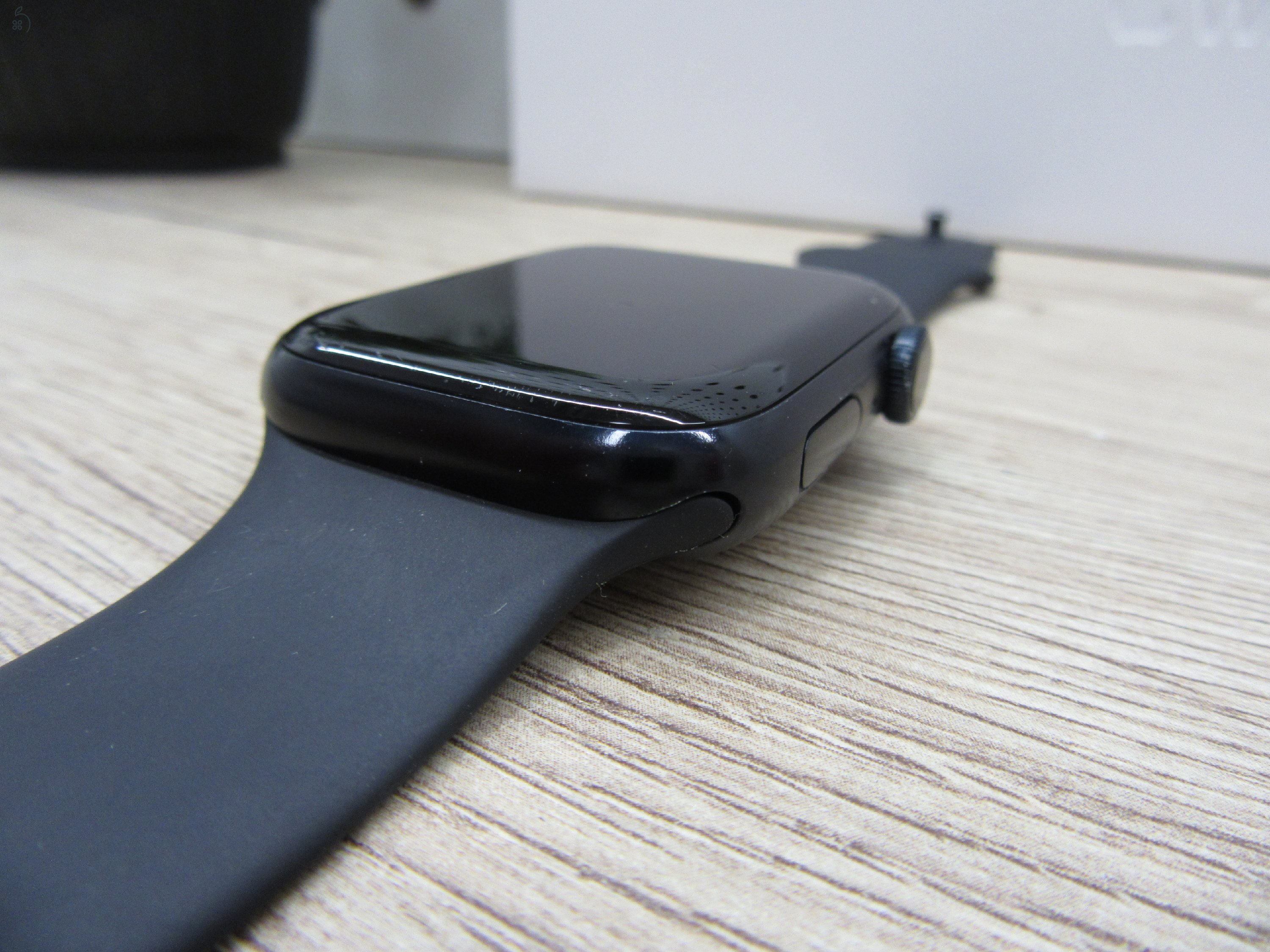 Apple Watch 8 - 45 mm - Használt, karcmentes