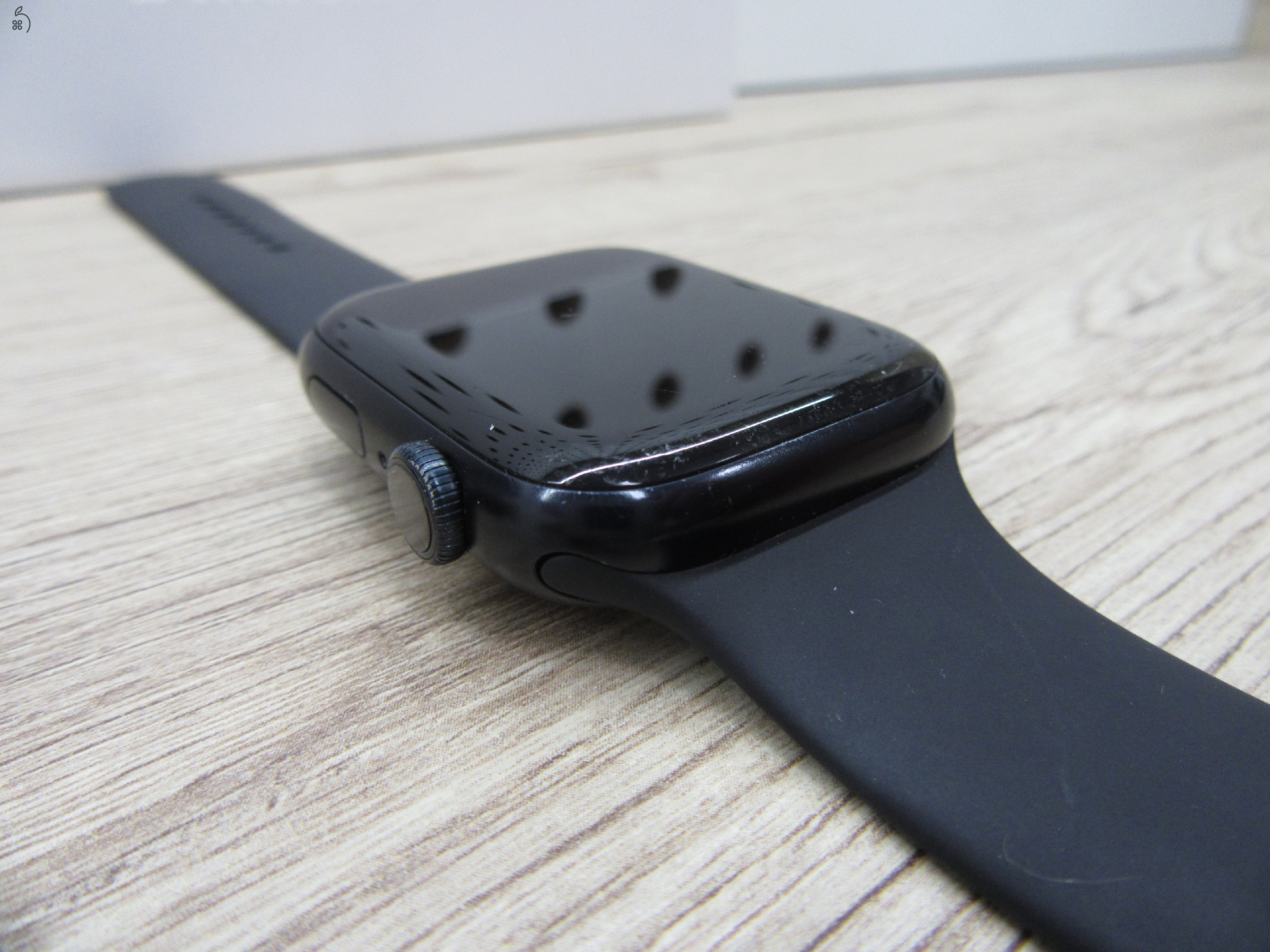 Apple Watch 8 - 45 mm - Használt, karcmentes