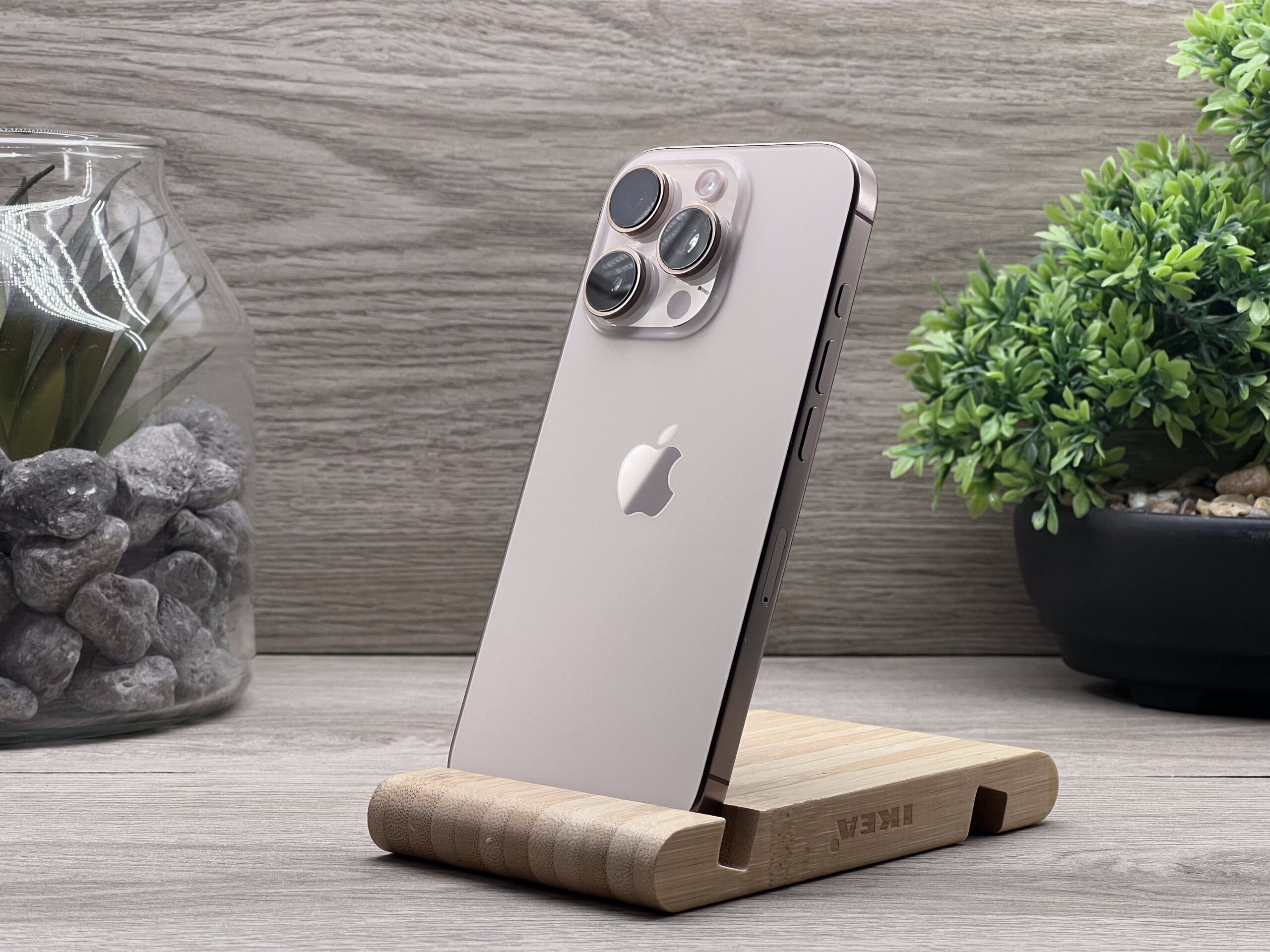 iPhone 16 Pro Desert Titanium 256GB 2 ÉV Garanciával Számlával Aksi 100%