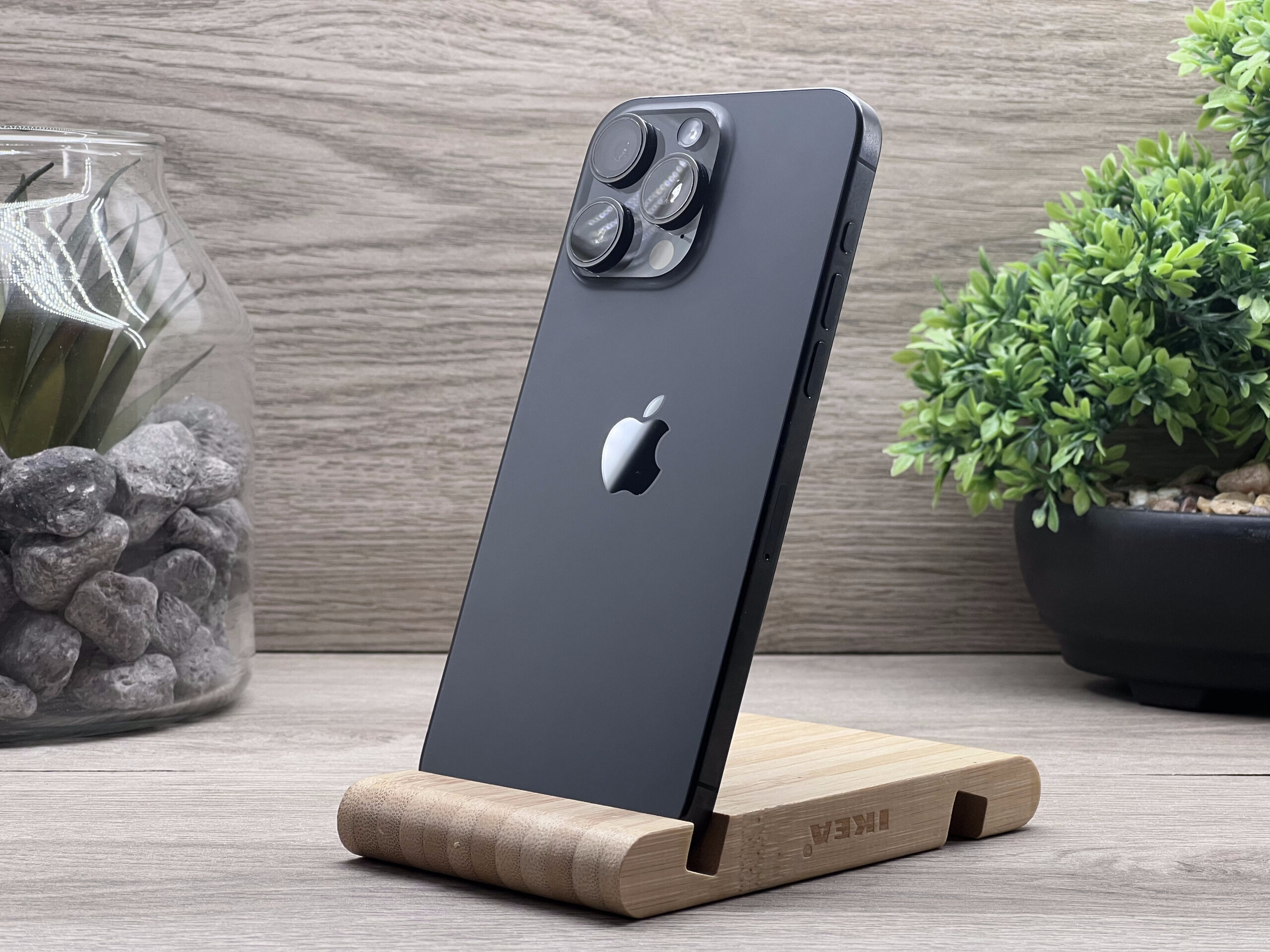 Hibátlan iPhone 15 Pro Max Black Titanium 256GB 2 ÉV Garanciával Számlával Aksi 90%