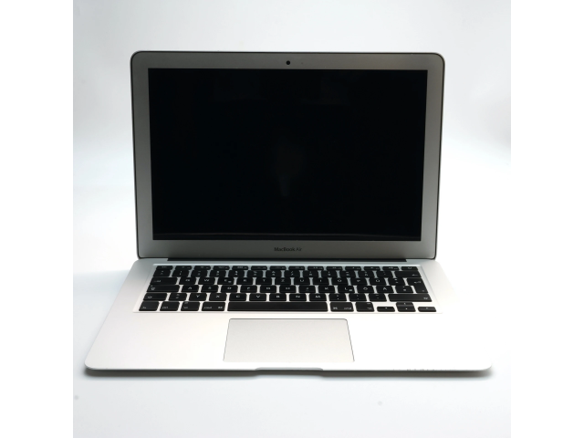 !! 1 ÉV GARANCIA !! MacBook Air 13″ 2015 i5 128 GB 4 GB RAM Silver EU Bill