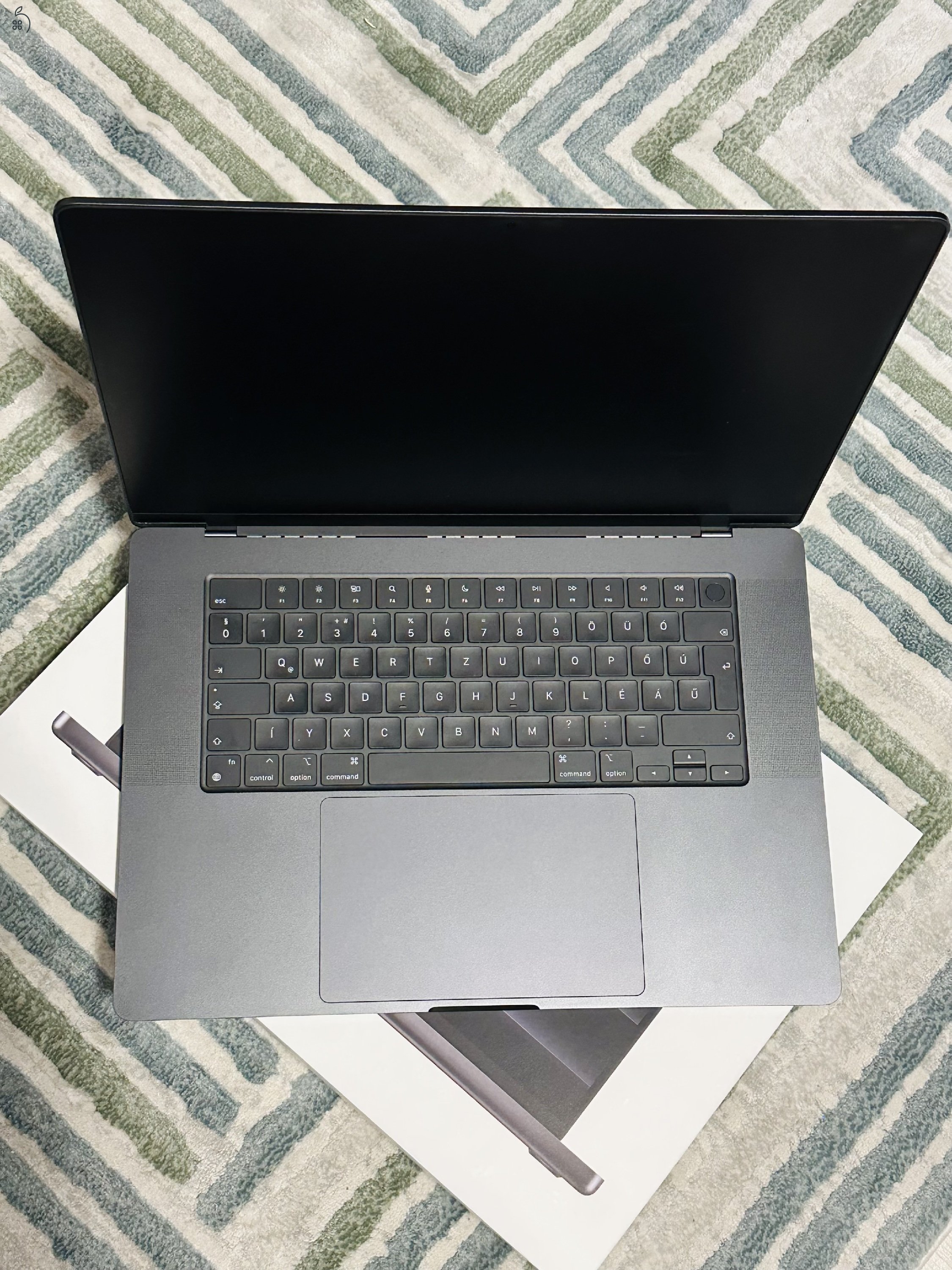 MacBook PRO 16” M4 PRO 24GB/512GB SSD, APPLE.HU számla! 3 év garancia!