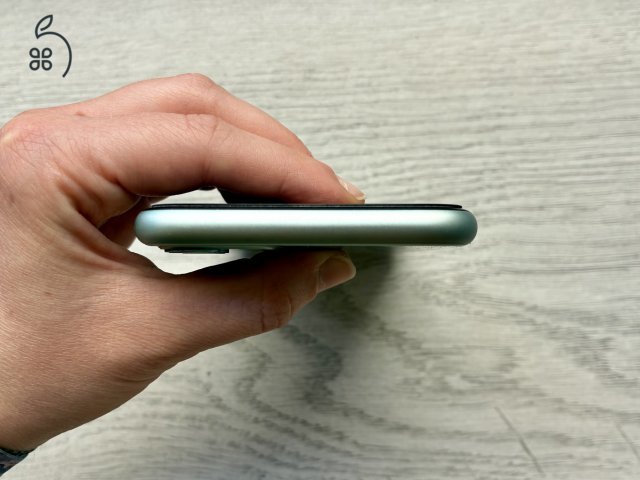 Iphone 11 256 GB (használt, jó állapotú)