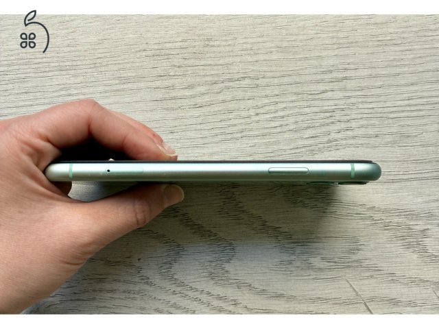 Iphone 11 256 GB (használt, jó állapotú)