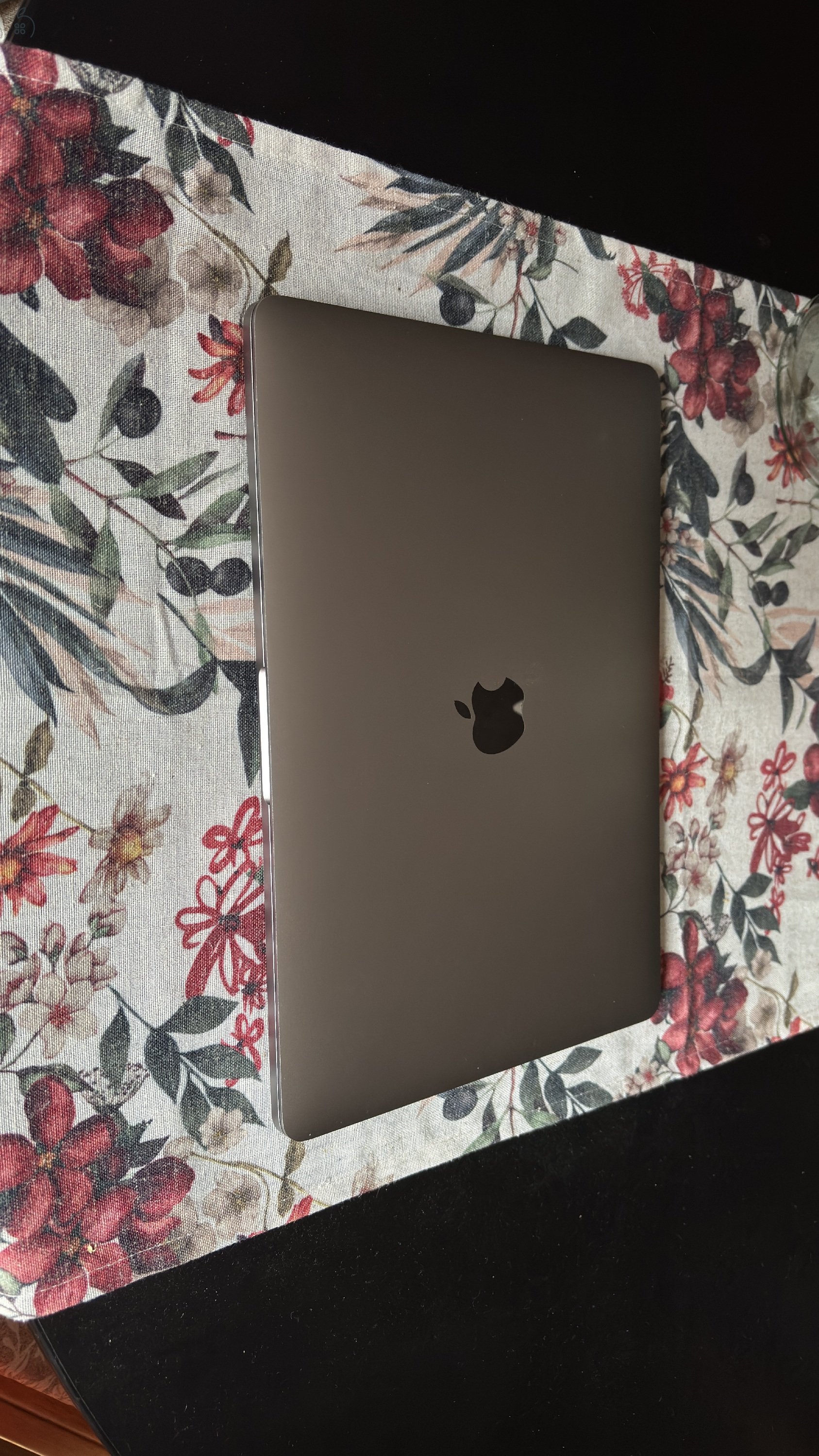 MacBook Pro - Touchbar - 8GB - i5 - 256SSD