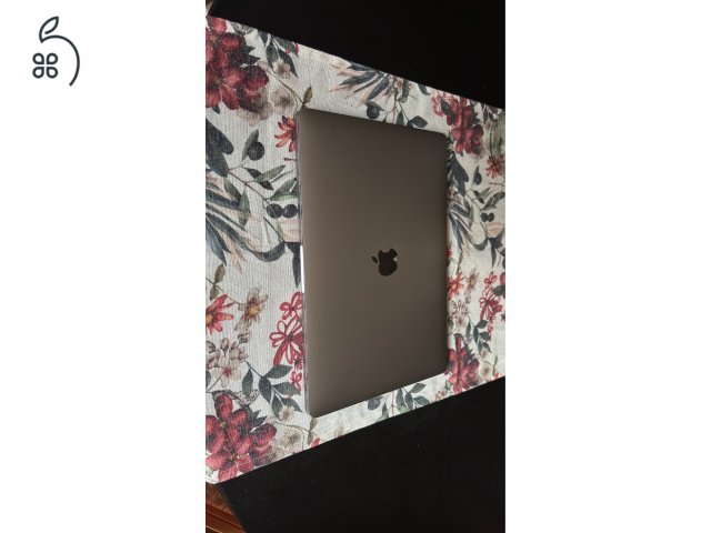 MacBook Pro - Touchbar - 8GB - i5 - 256SSD