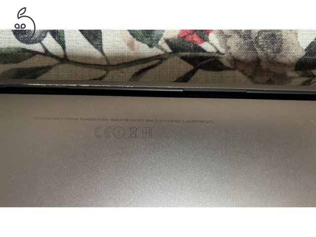 MacBook Pro - Touchbar - 8GB - i5 - 256SSD