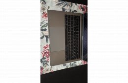 MacBook Pro - Touchbar - 8GB - i5 - 256SSD