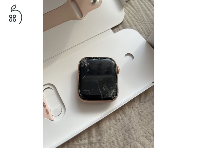 Apple Watch Series 5 – 44 mm  | TÖRÖTT KIJELZŐVEL