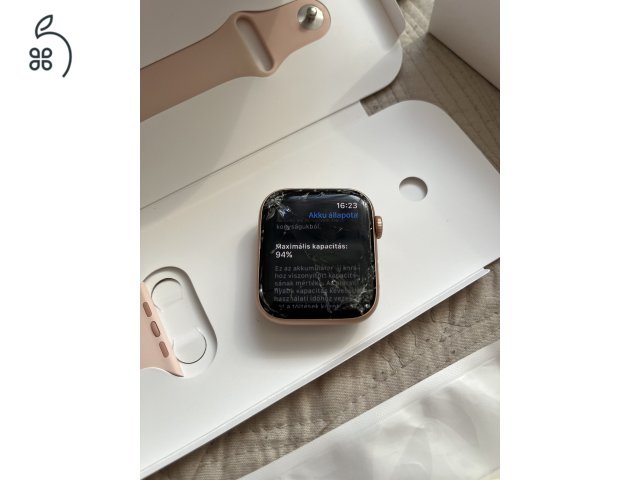 Apple Watch Series 5 – 44 mm  | TÖRÖTT KIJELZŐVEL