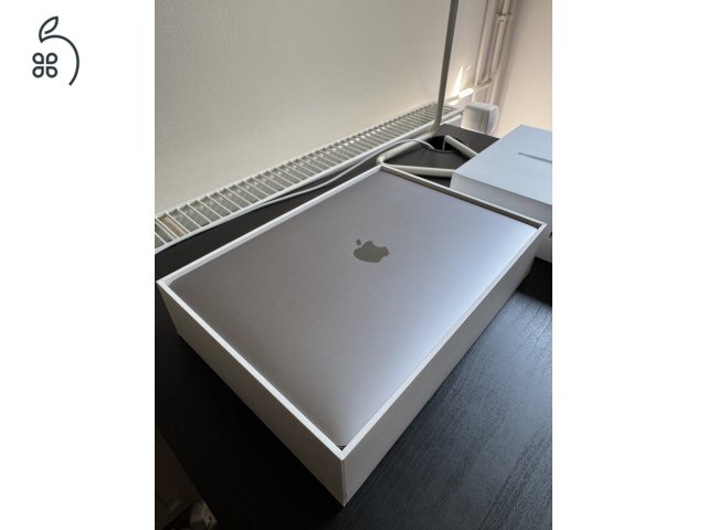 MacBook Air 2020 13” i3 256 GB SSD 8 GB RAM Space Gray