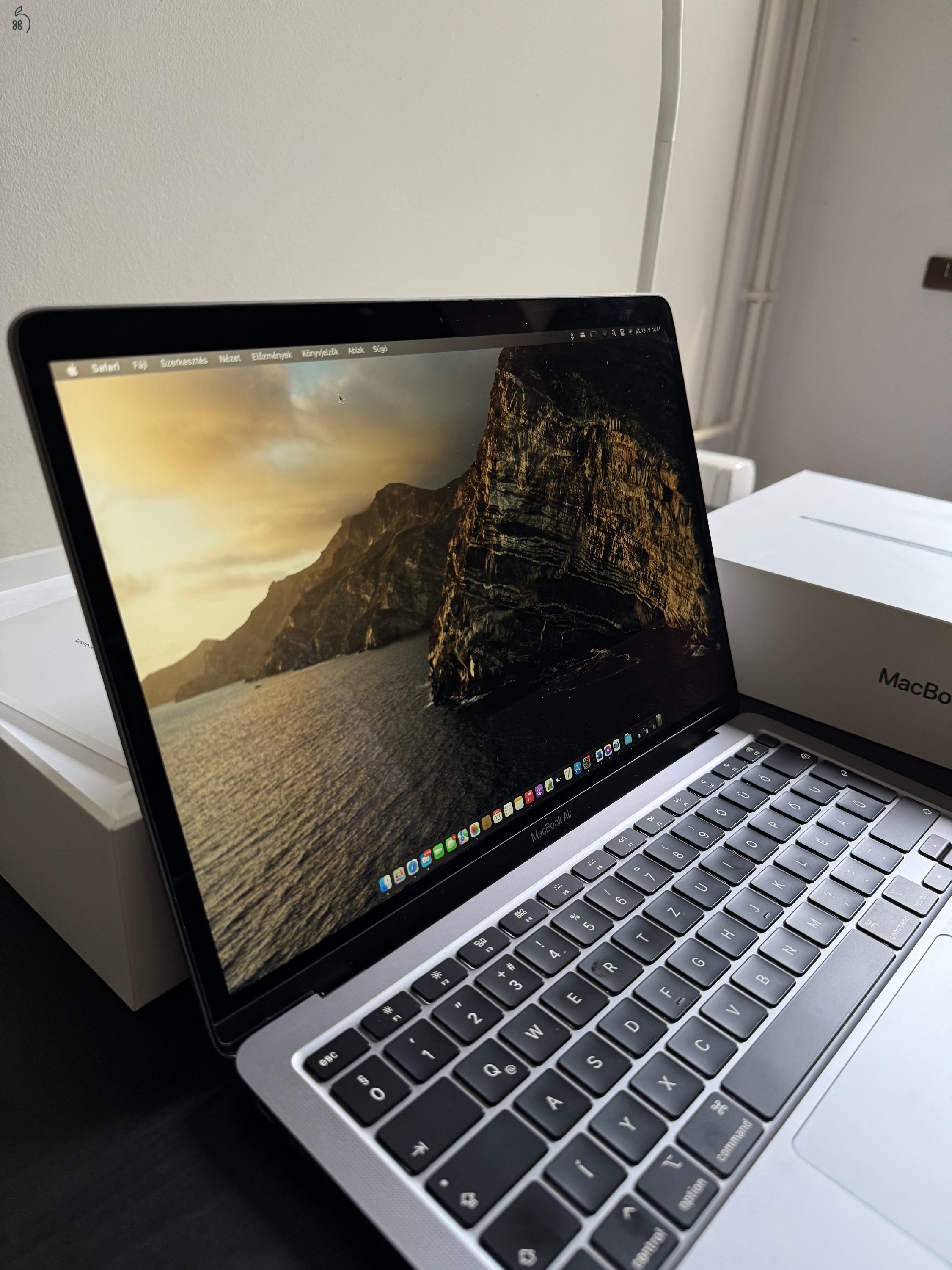 MacBook Air 2020 13” i3 256 GB SSD 8 GB RAM Space Gray