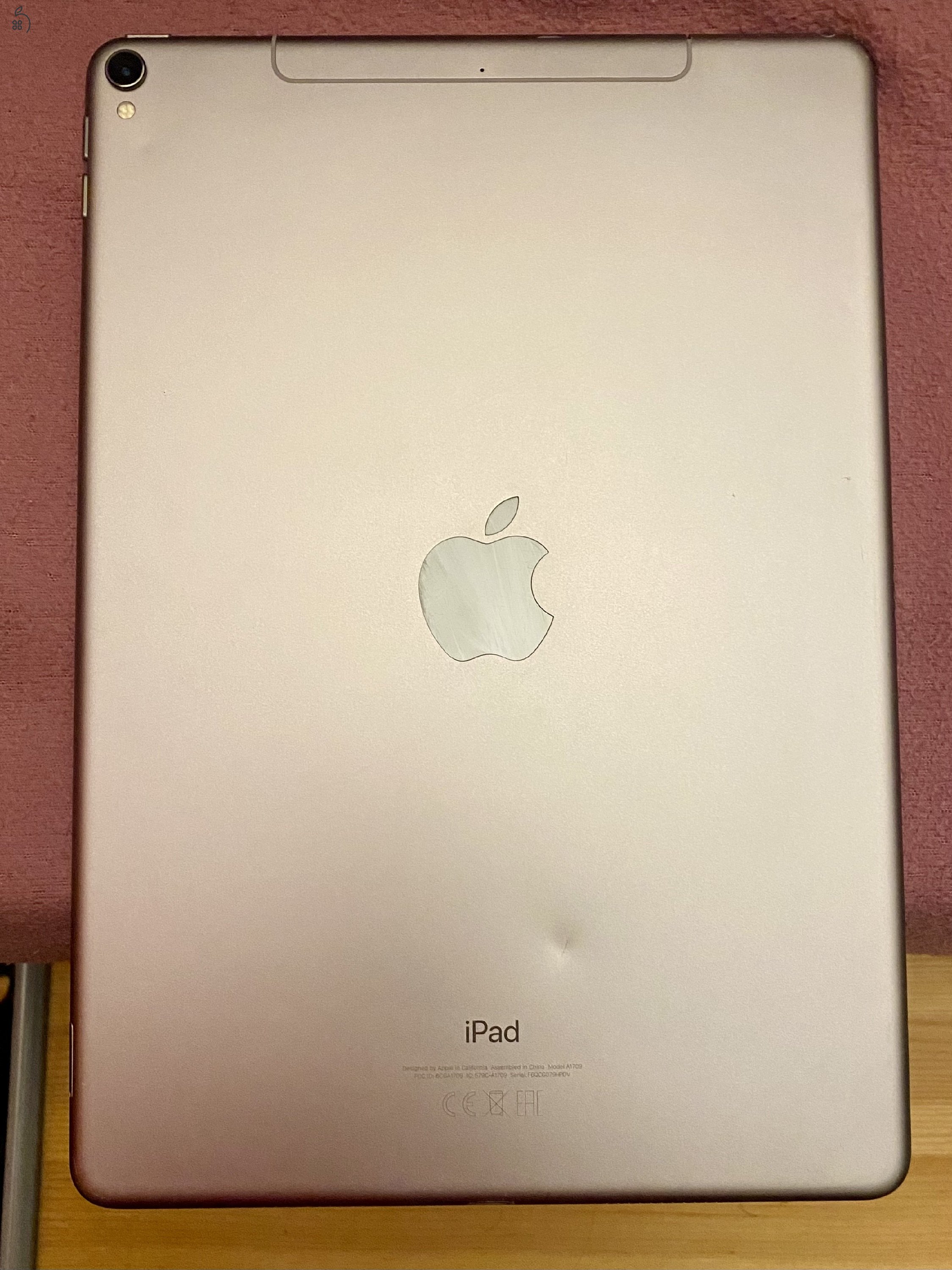iPad Pro 10.5 Wi-Fi + Cellular 256Gb, szürke + fólia + USB3-as töltő/kábel
